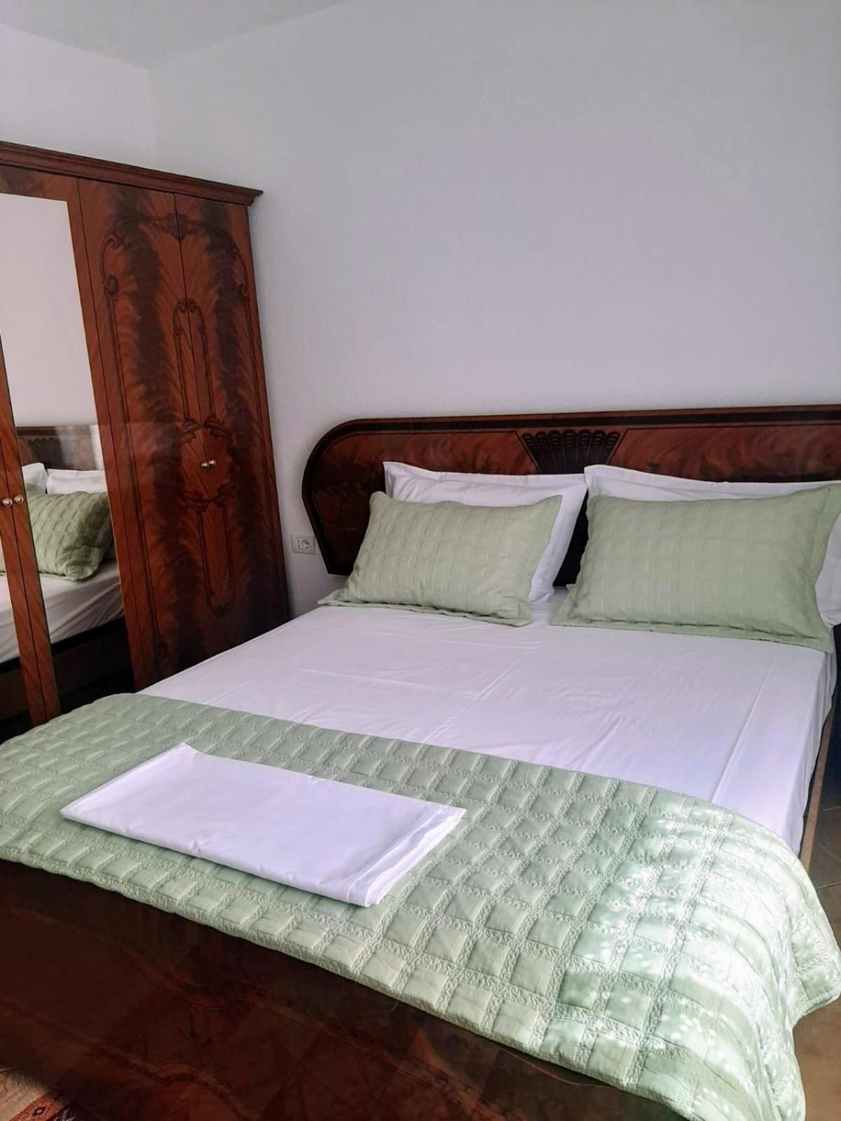 Vangert Apartment Berat Extérieur photo